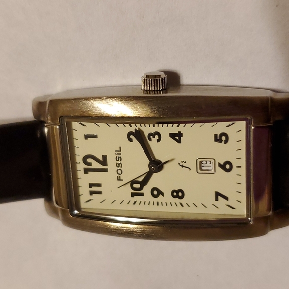 FOSSIL Watch, Silver Finish, Genuine Black Leather Band. Has date calendar. - Picture 7 of 8